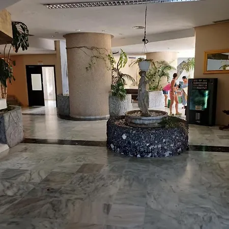 Ananas Golf Del Sur * Сан Мигель